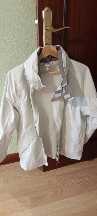 Cazadora blanca