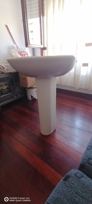 Lavabo con pedestal. Nuevo. Alt 87,Lar 60,Anch 48