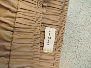 Falda beige con bolsillos