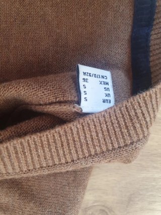 Jersey cuello pico marrón