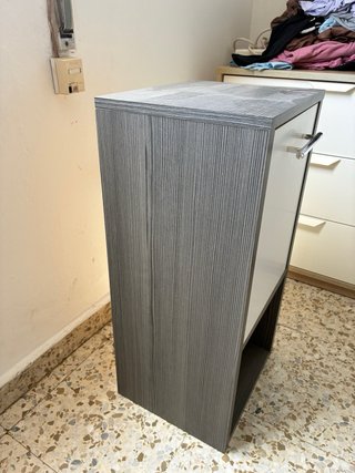 Mueble auxiliar baño gris y blanco