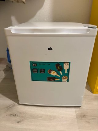 Nevera pequeña OFK 061 E W