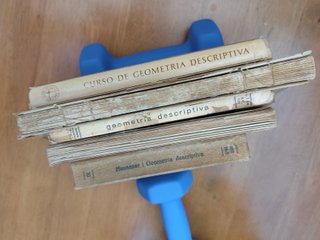Libros de Geometría Descriptiva antiguos