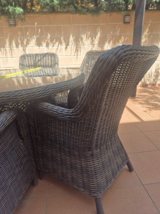 Tavolo rotondo in rattan per esterni con 4 poltrone