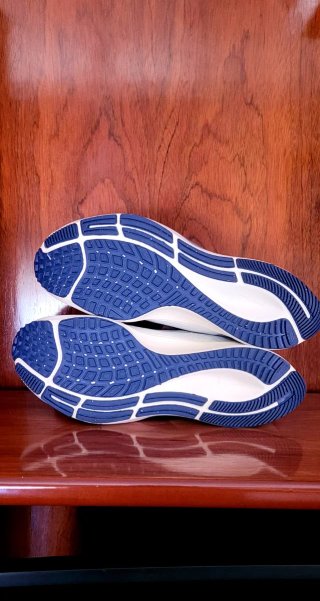 Zapatillas Nike Air Zoom pegasus talla 42