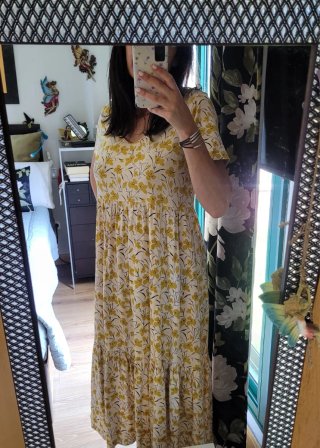 Vestido largo estampado floral blanco y amarillo