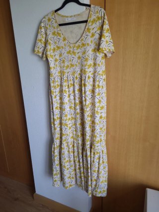 Vestido largo estampado floral blanco y amarillo