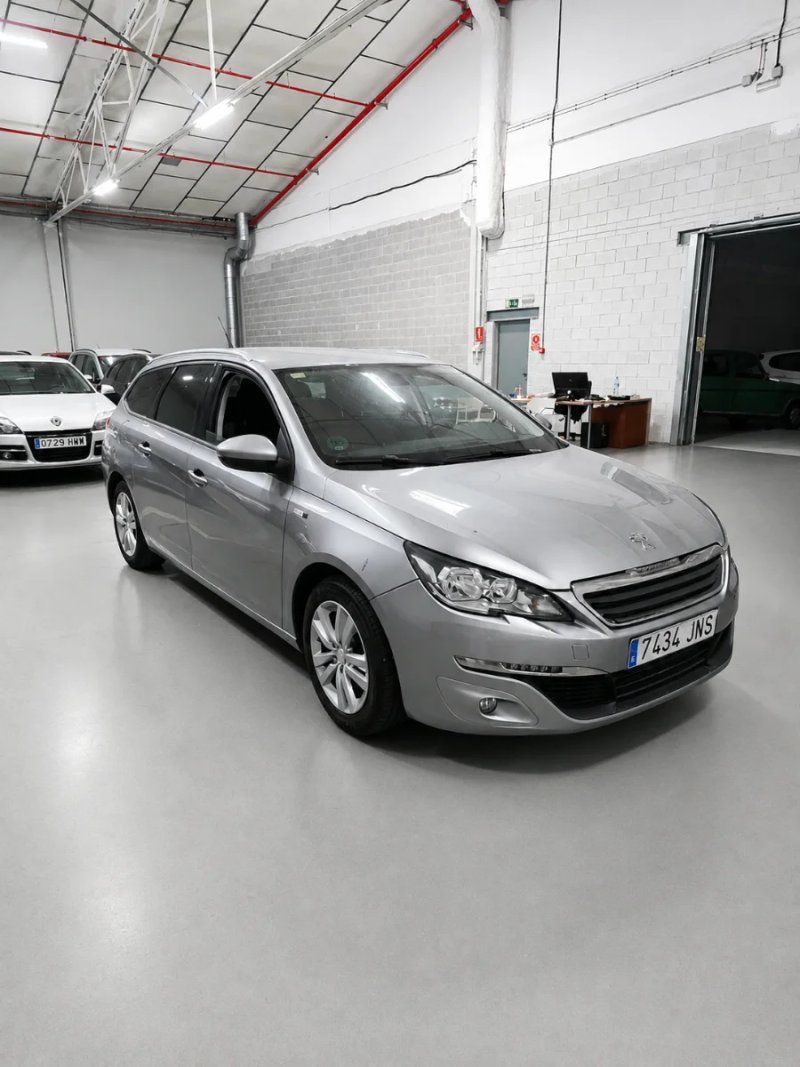 Peugeot 308 2016, foto 2