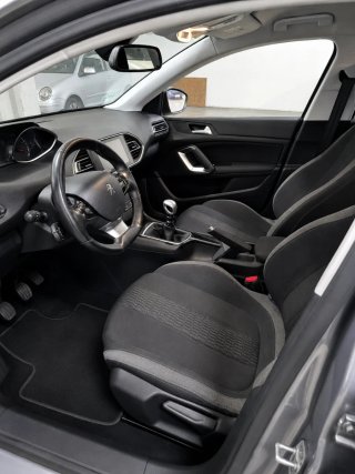Peugeot 308 2016