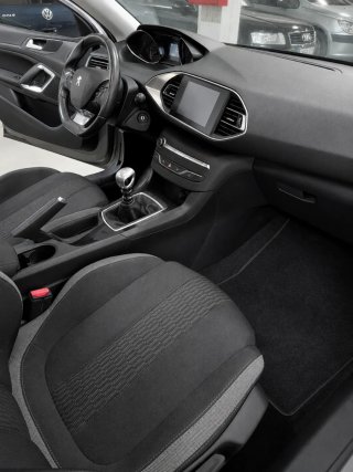 Peugeot 308 2016