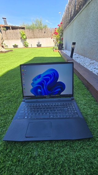 MSI CreatorPro M16 i7/32GB RAM/RTX A1000