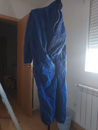 Mono de trabajo azul