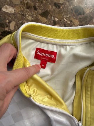 Camiseta y pantalon Supreme Split M Amarillo