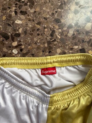 Camiseta y pantalon Supreme Split M Amarillo