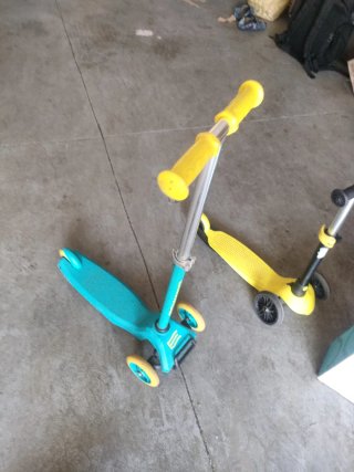 Patinete infantil amarillo 20 los dos