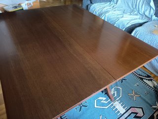 Mesa de salón extensible de madera