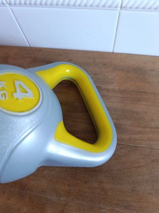 Pesa Rusa 4kg Gris y Amarillo