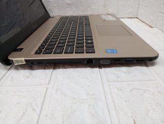Portatil ASUS F540Y (1838)