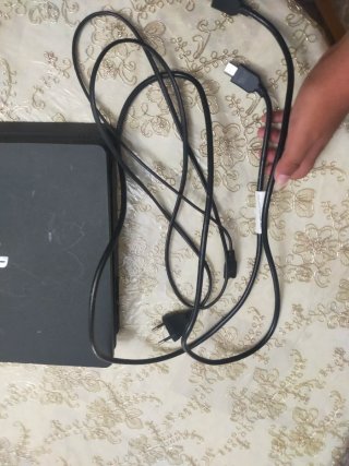 PS4 (PlayStation 4)
