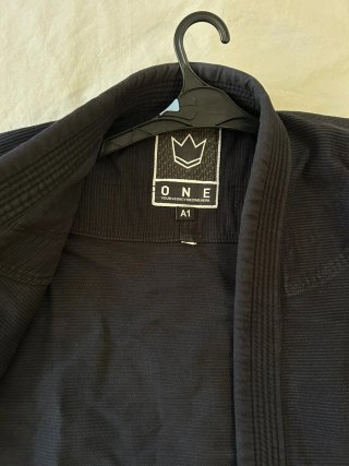 Kimono BJJ Kingz talla A1, color negro