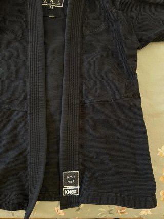 Kimono BJJ Kingz talla A1, color negro