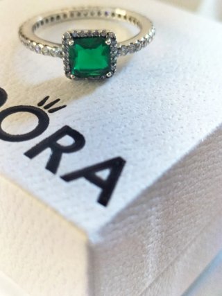 Anillo Pandora Esmeralda