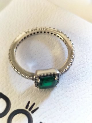 Anillo Pandora Esmeralda