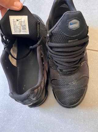 Zapatillas Nike TN Negras y Grises