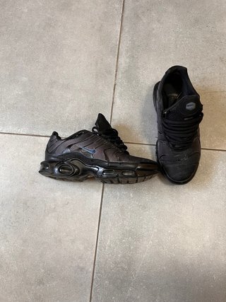 Zapatillas Nike TN Negras y Grises