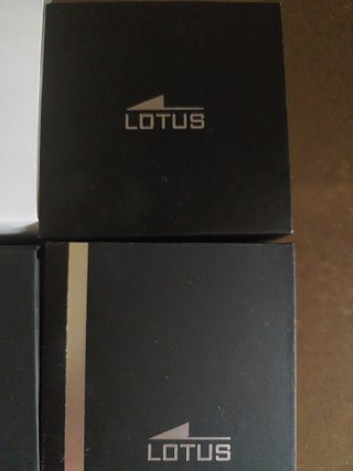 Cajas de Relojes Lotus (Negro y Blanco)