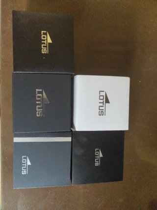 Cajas de Relojes Lotus (Negro y Blanco)