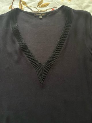 Camiseta Massimo Dutti Negra Escote Pico