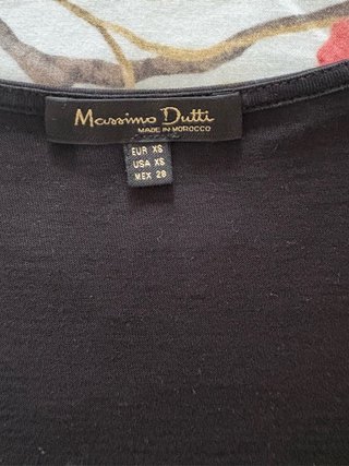 Camiseta Massimo Dutti Negra Escote Pico
