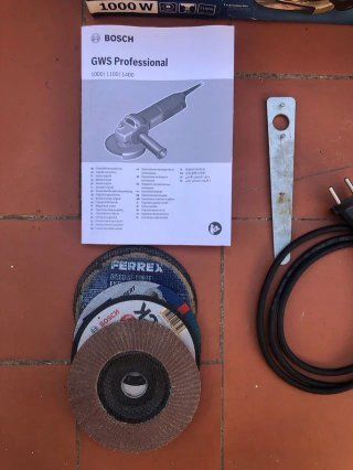 Radial Bosch 1000W + Soporte Wolfcraft