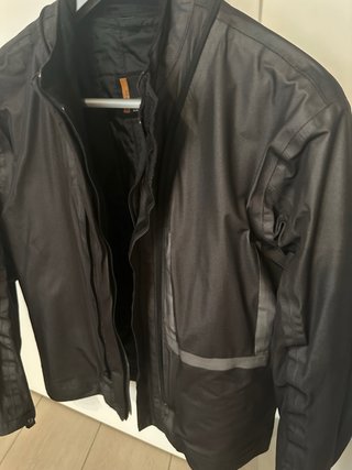 Chaqueta Hebo tricapa con GORE TEX  desmontable.