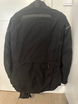 Chaqueta Hebo tricapa con GORE TEX  desmontable.