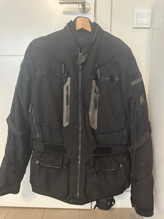 Chaqueta Hebo tricapa con GORE TEX  desmontable.