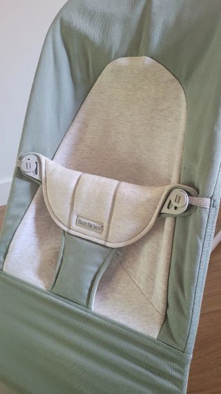 Hamaca BabyBjorn con juguete