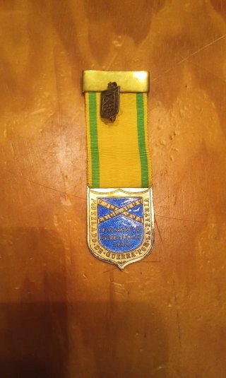 Condecoración Mutilados de Guerra 1936 e insignia