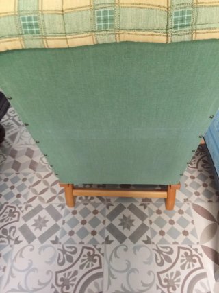 Sillón de tela a cuadros