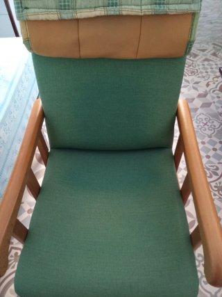 Sillón de tela a cuadros