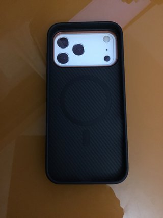 Funda Lujo iPhone 17 ProMax en carbono con MagSafe