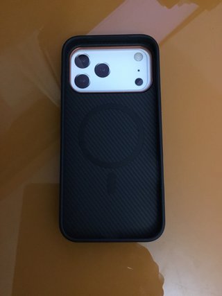 Funda Lujo iPhone 17 ProMax en carbono con MagSafe