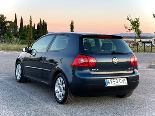 Volkswagen Golf 2004