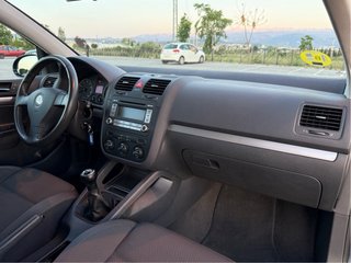 Volkswagen Golf 2004