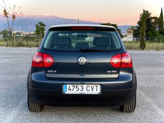 Volkswagen Golf 2004