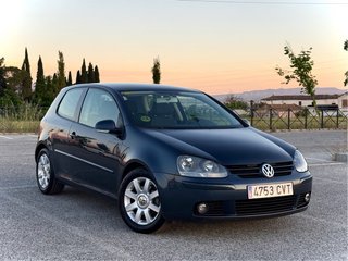 Volkswagen Golf 2004