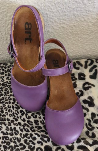 Zapatos ART violeta cuero 38 cuña madera