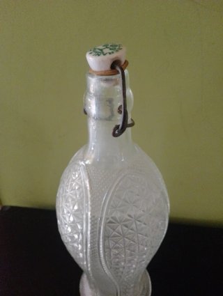 Antica bottiglia Alberani vetro diamantato