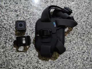 GoPro Session 5 em excelente estado com arnês